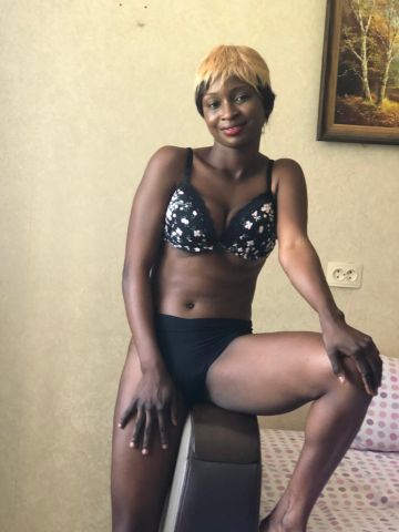 Снежана Молодая Брюнетка